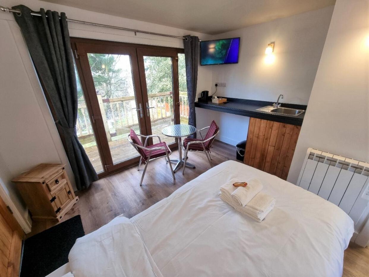 Roy Bridge Hotel Fort William Exterior foto