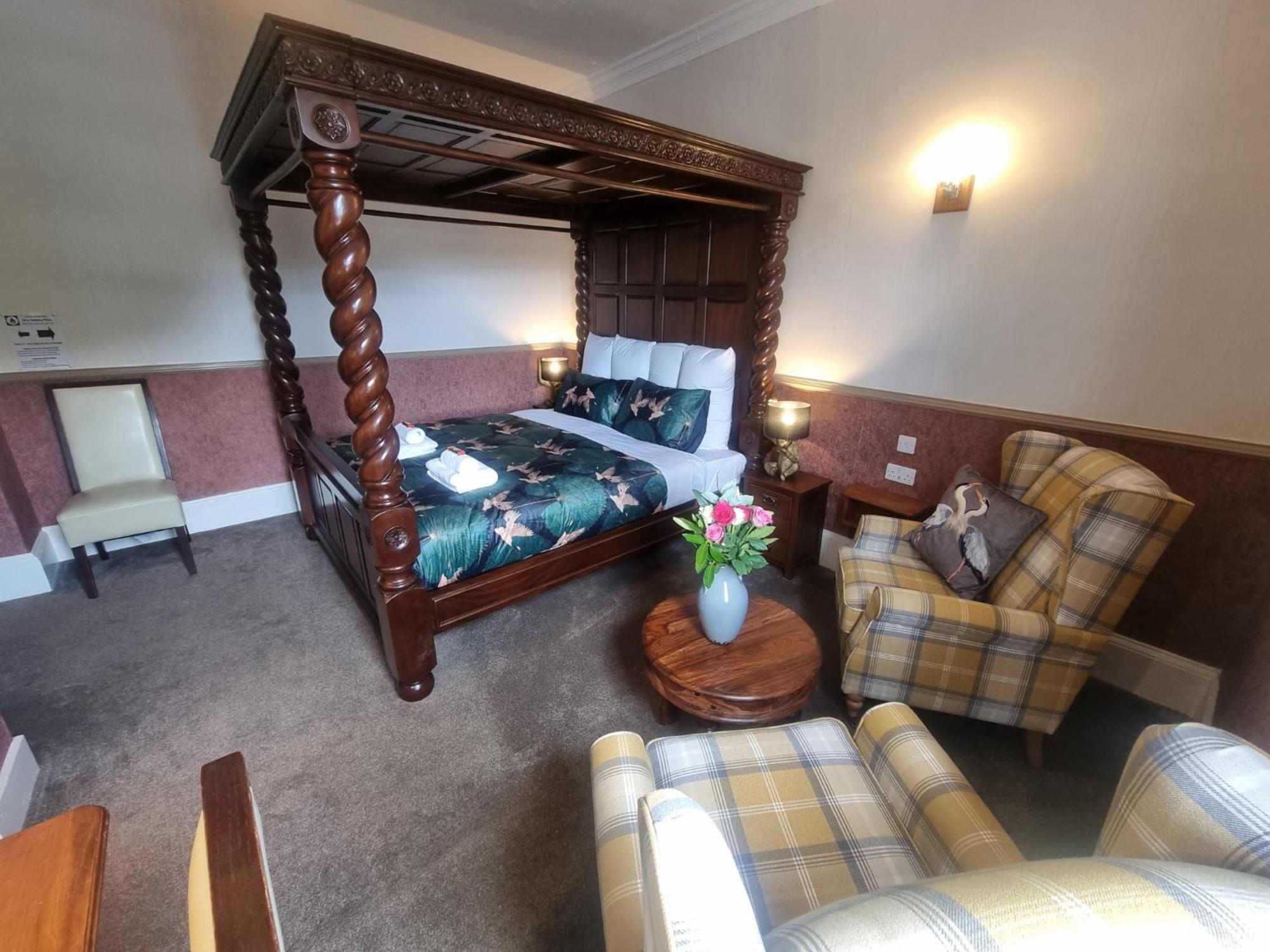 Roy Bridge Hotel Fort William Exterior foto