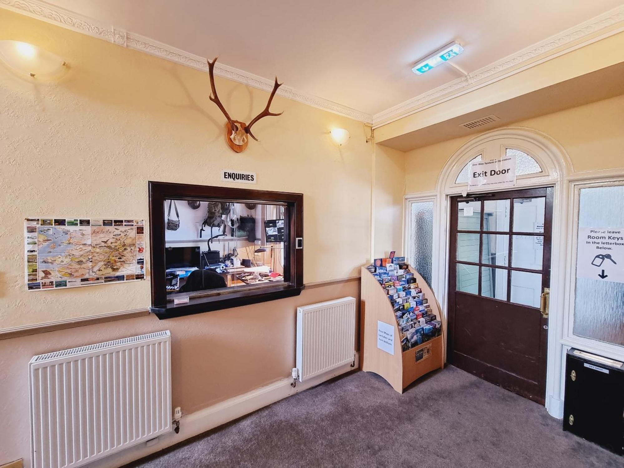 Roy Bridge Hotel Fort William Exterior foto