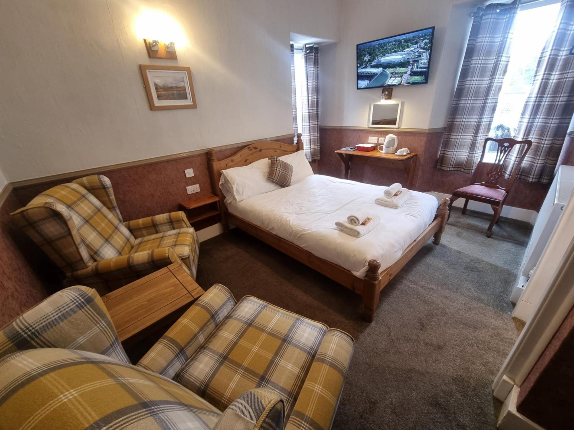 Roy Bridge Hotel Fort William Exterior foto